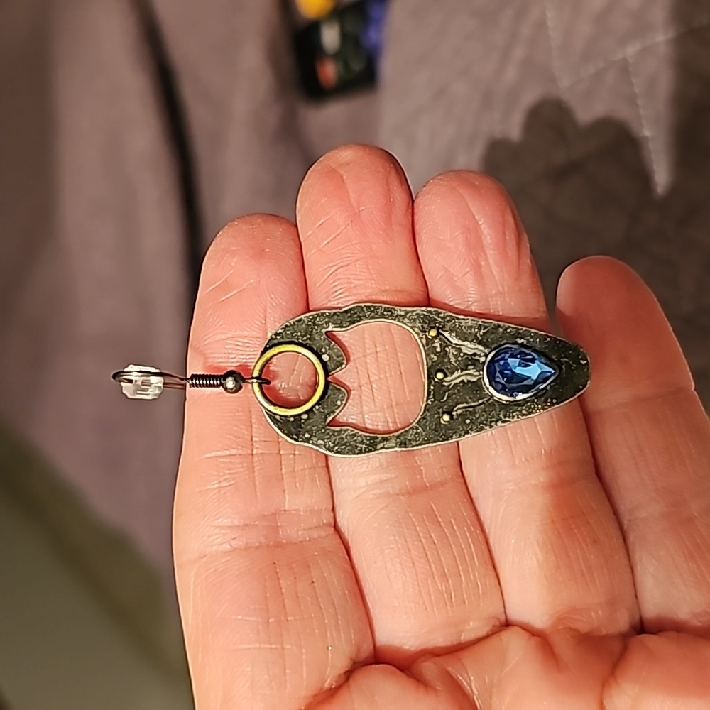 Retro Metal Hollow Water Drop Earrings